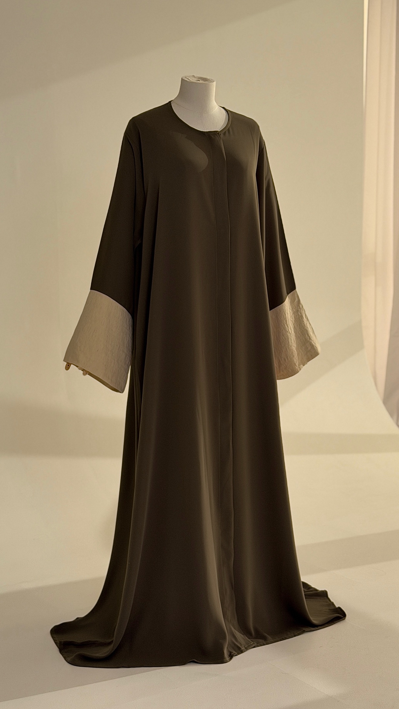 Abaya AYNAA olive Brown – Image 3